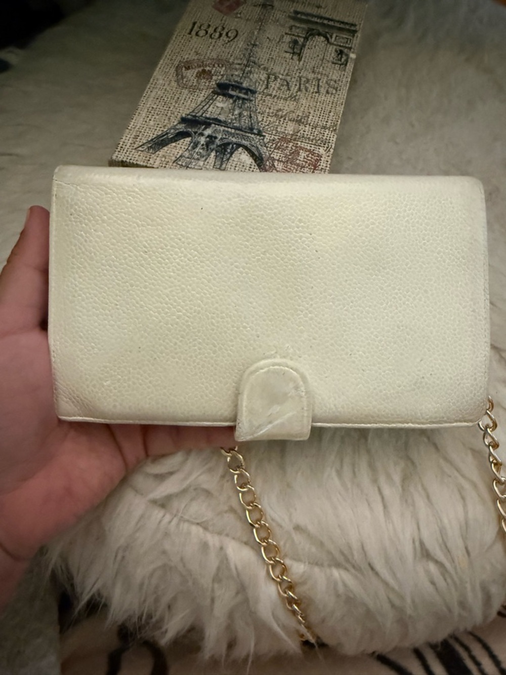 Authentic Vintage Chanel White Wallet - Picture 3 of 16
